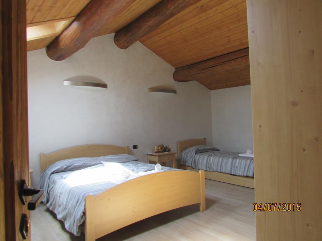 Locanda Il Campo Della Quercia San Damiano Macra Bilik gambar